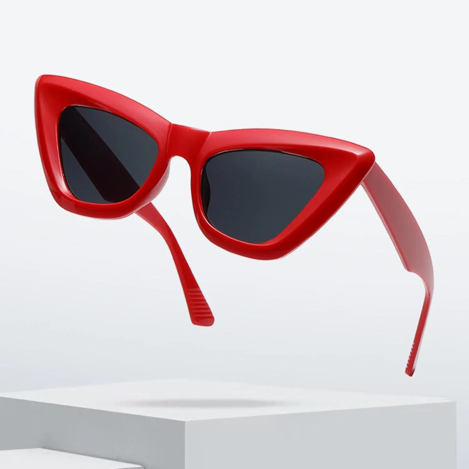 Retro Cat Eye Sunglasses Women Fashion Green Glasses Lady Vintage Shades